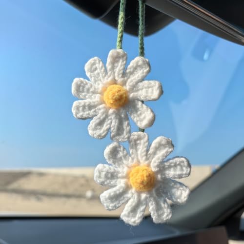 Cute Crochet Daisy Car Hanging Ornament, Handmade Knitted Flower Rear View Mirror Charm for Women, Aesthetic Car Accessories for a Cheerful and Cozy Atmosphere (White)